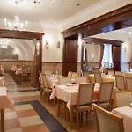 Zameczek 3*